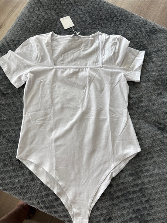 Mangopop Tops - Square Neck White Short Sleeve Bodysuit - Women